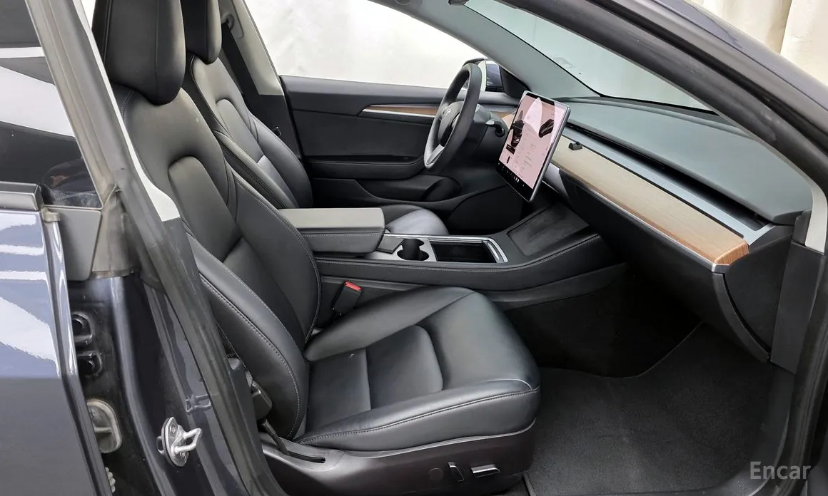 Фото 11 - Tesla Model 3