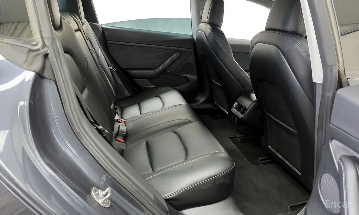 Фото 12 - Tesla Model 3