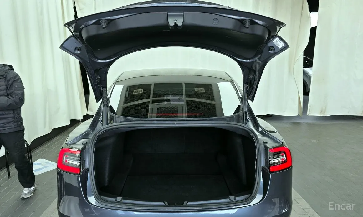 Фото 20 - Tesla Model 3