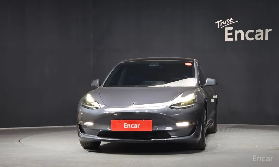 Фото 3 - Tesla Model 3