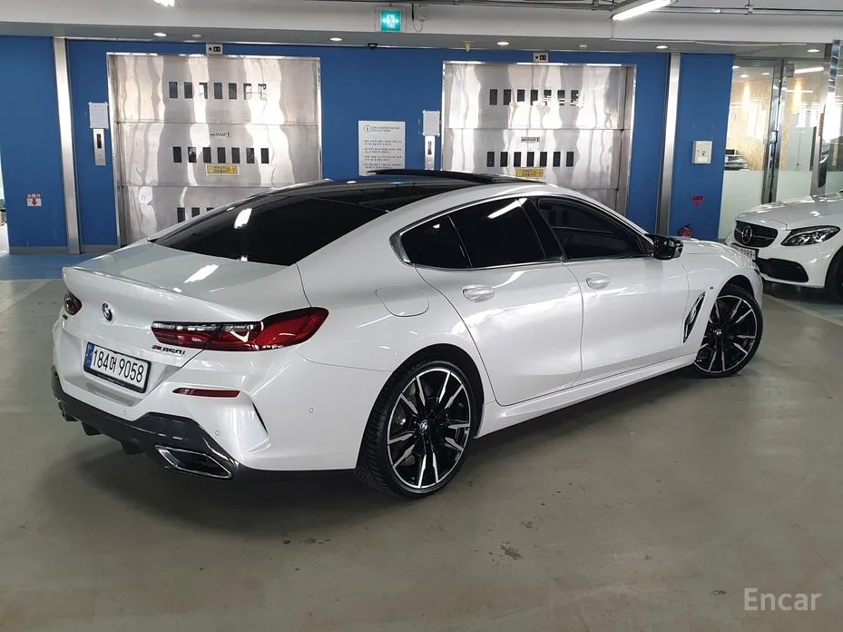 Фото 2 - BMW 8 Series