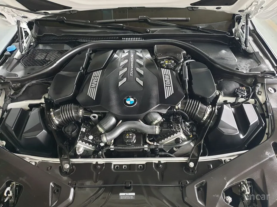 Фото 6 - BMW 8 Series