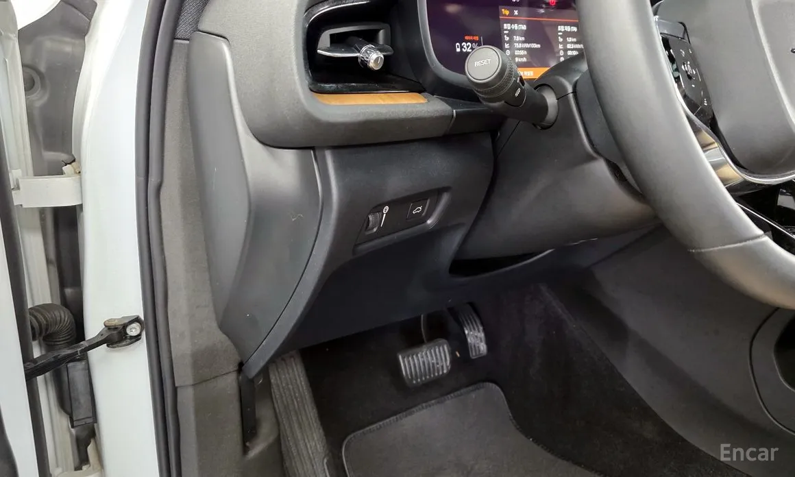 Фото 17 - Polestar 2