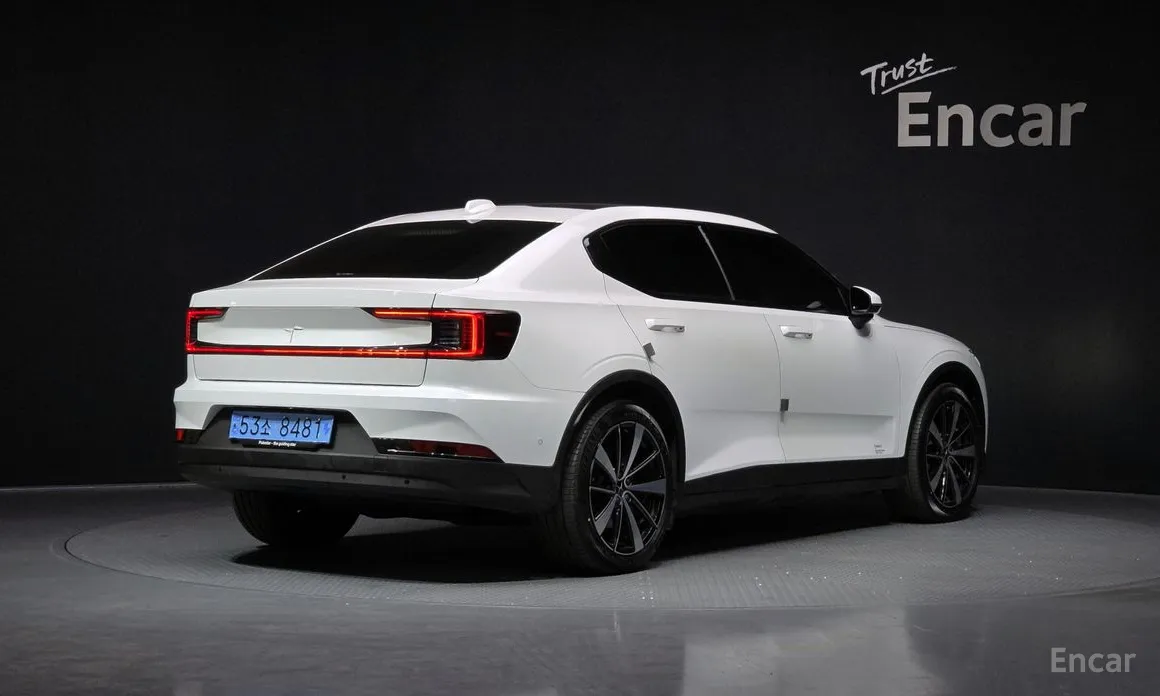 Фото 2 - Polestar 2