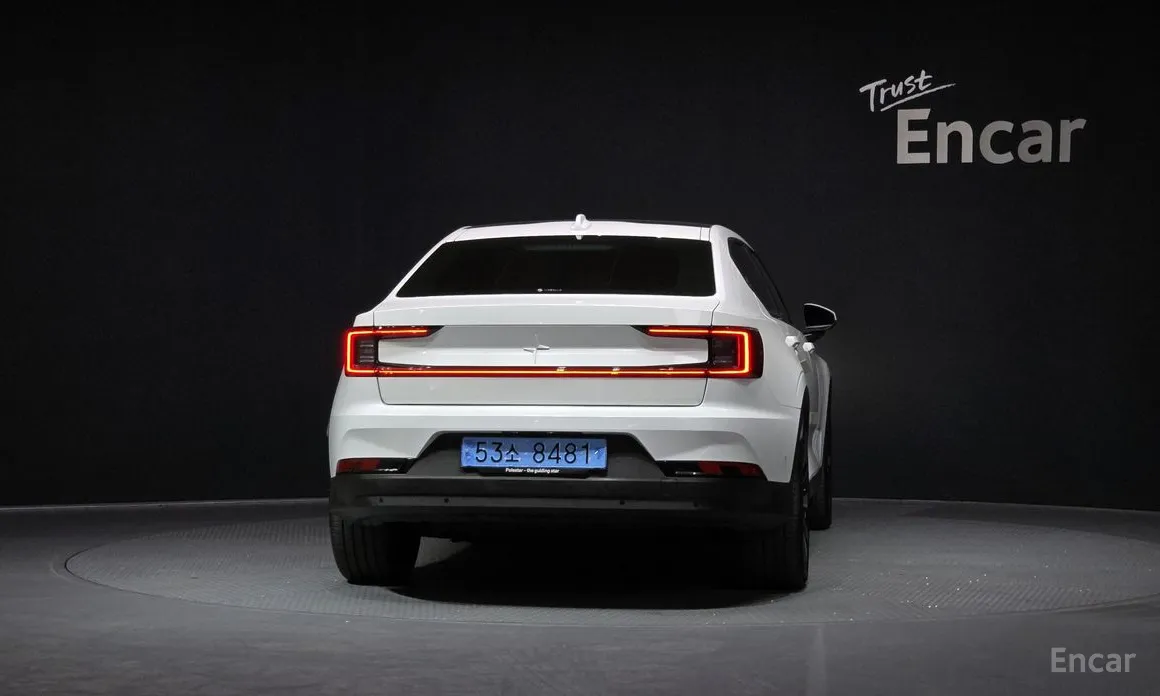 Фото 4 - Polestar 2
