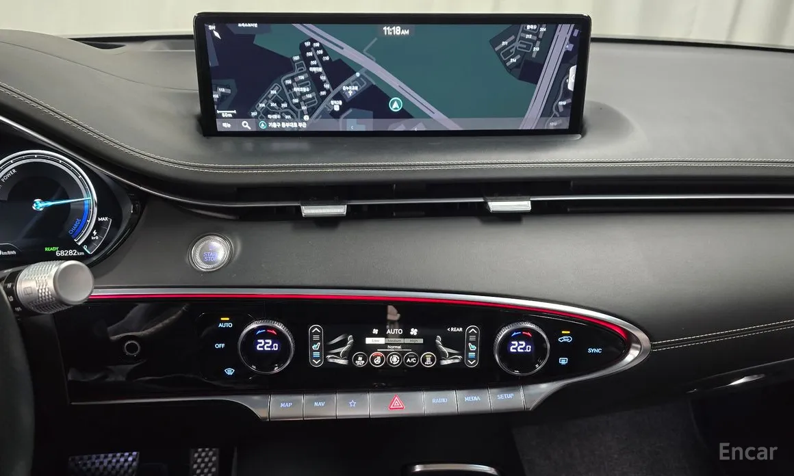 Photo 14 - Genesis GV70