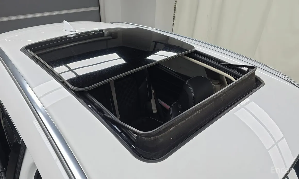 Photo 17 - Genesis GV70