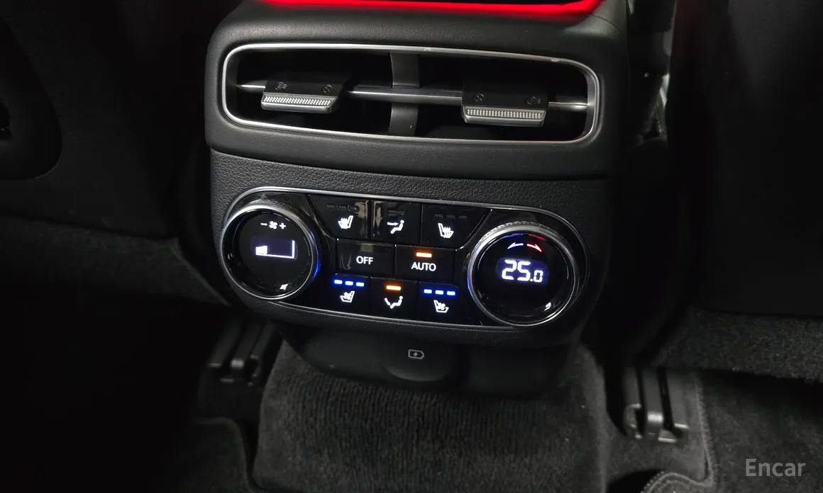 Photo 19 - Genesis GV70