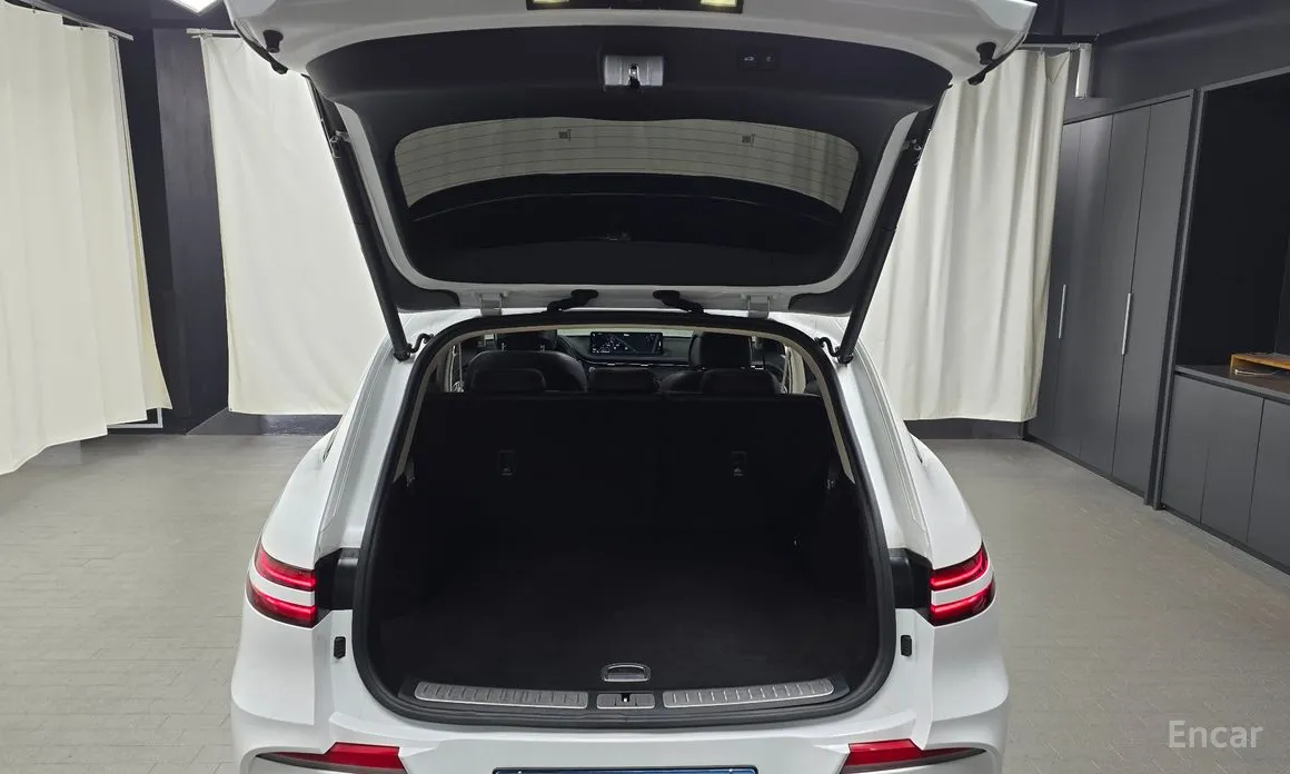 Photo 20 - Genesis GV70