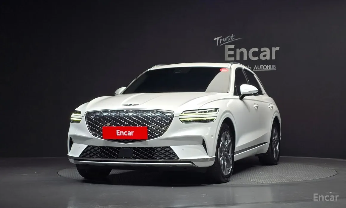 Photo 3 - Genesis GV70