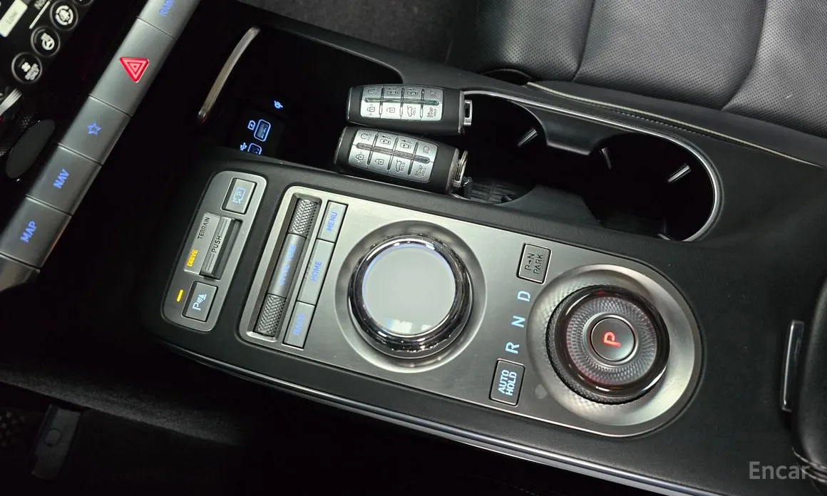 Photo 9 - Genesis GV70