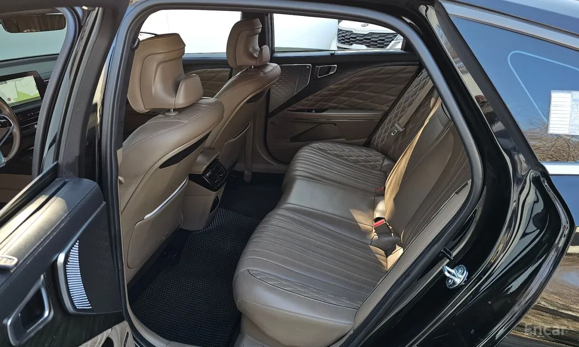 Фото 12 - Kia K8