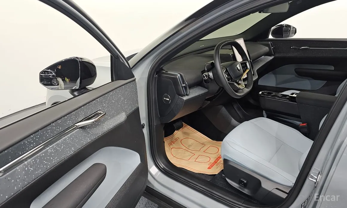 Фото 10 - Volvo EX30