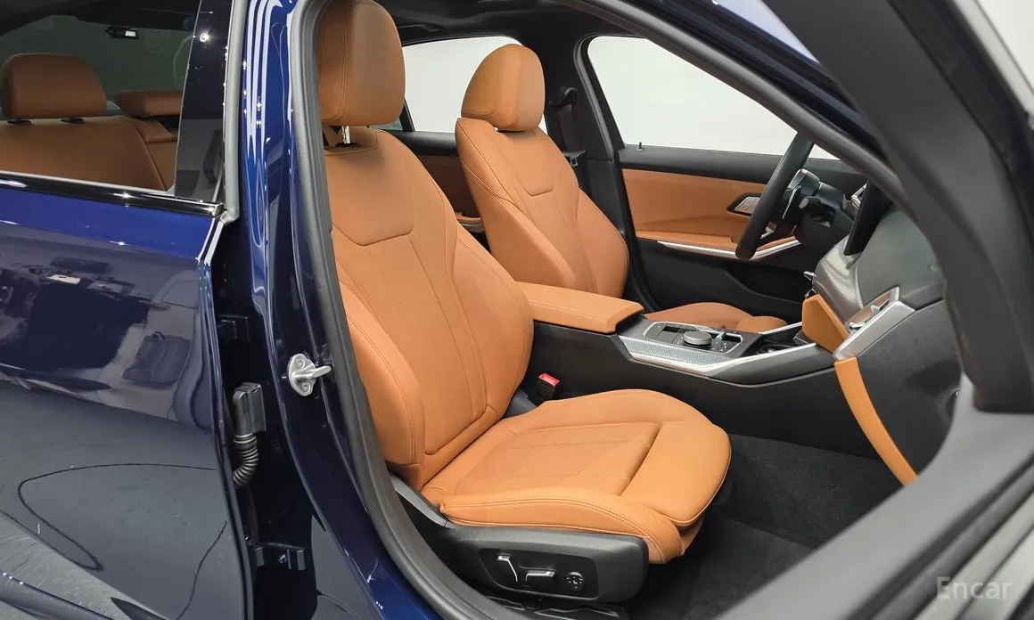 Photo 10 - BMW 3 Series