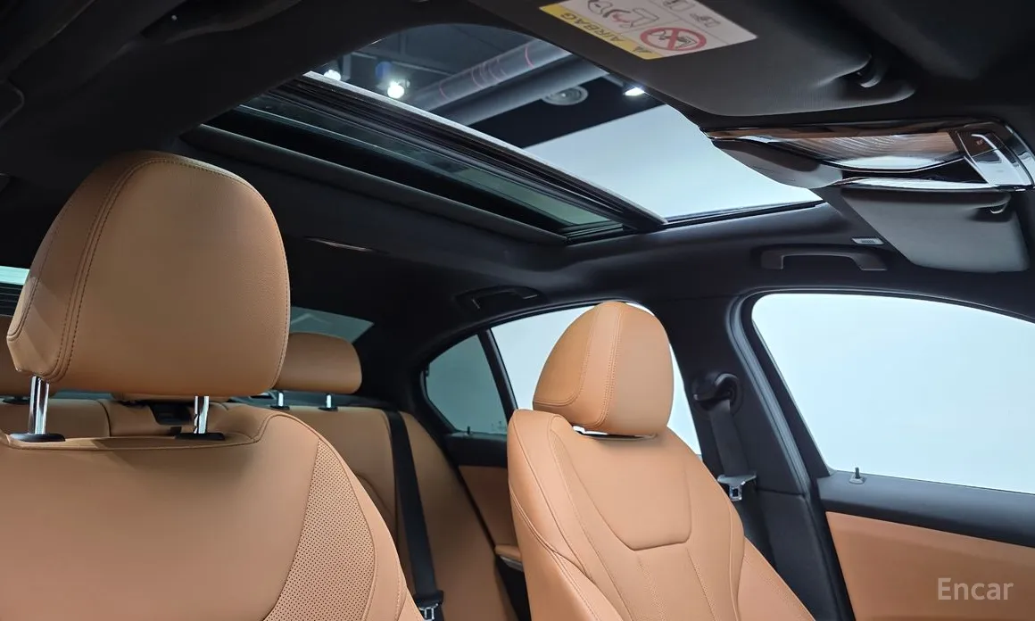 Photo 17 - BMW 3 Series