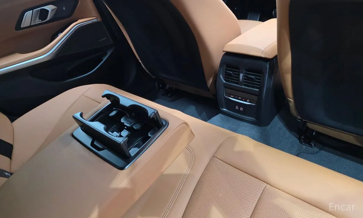 Photo 19 - BMW 3 Series