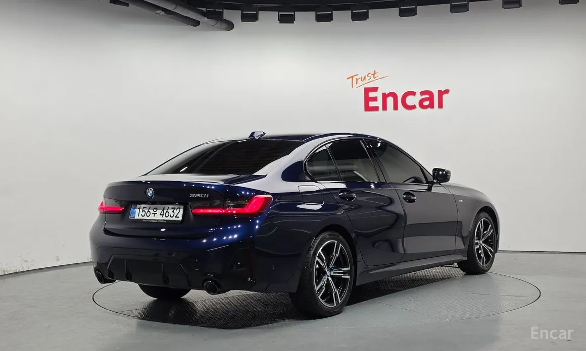 Photo 2 - BMW 3 Series