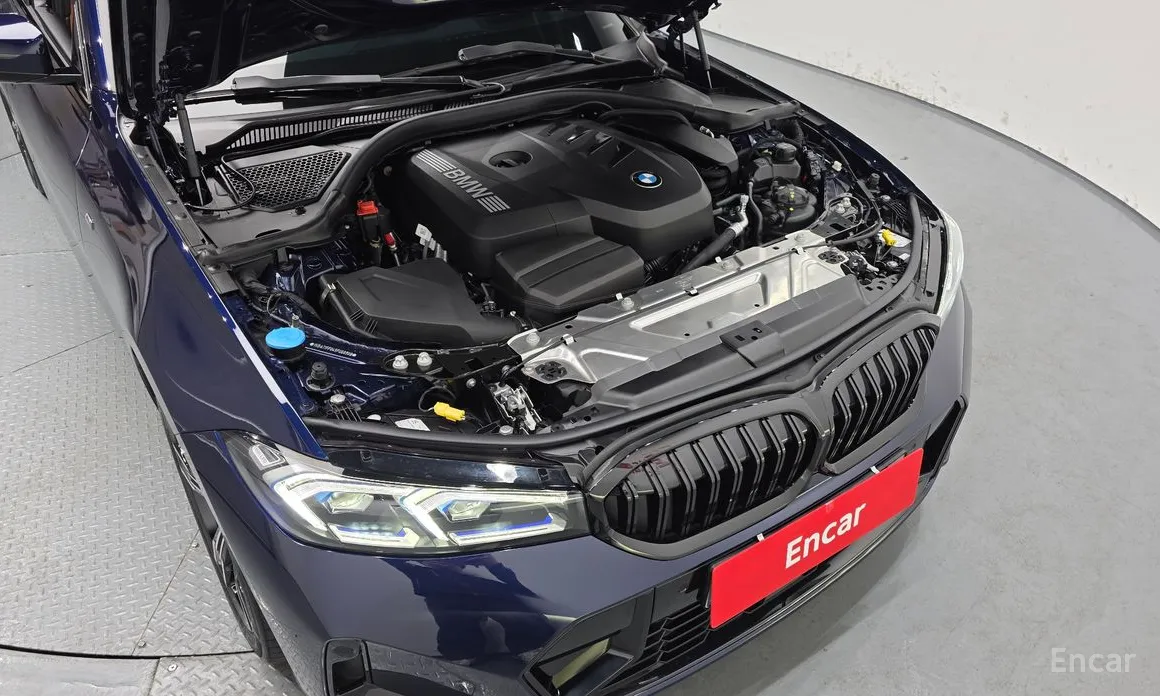 Photo 6 - BMW 3 Series