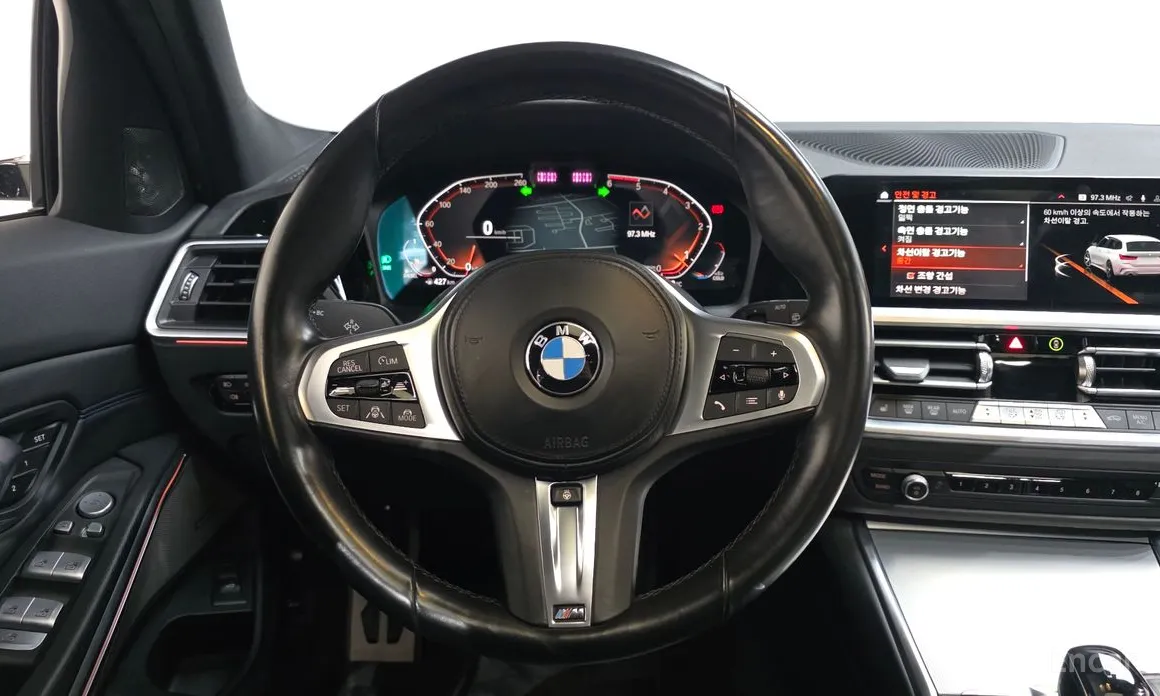 Photo 13 - BMW 3 Series