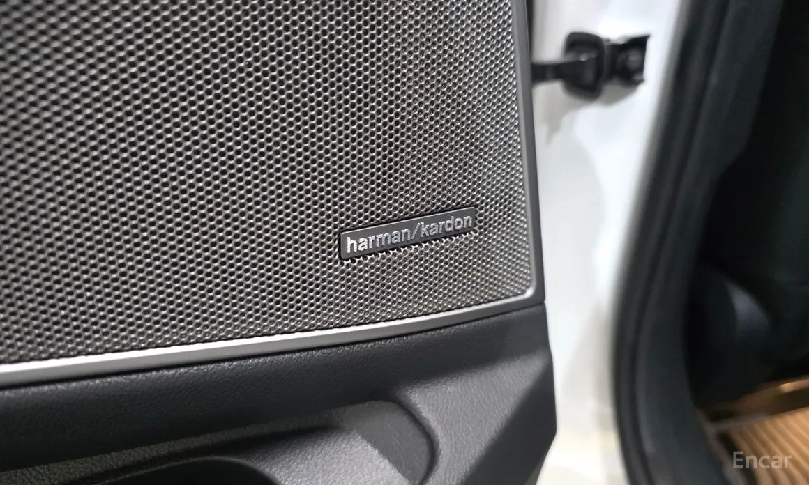 Photo 17 - BMW 3 Series