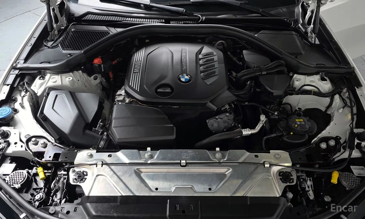 Photo 6 - BMW 3 Series