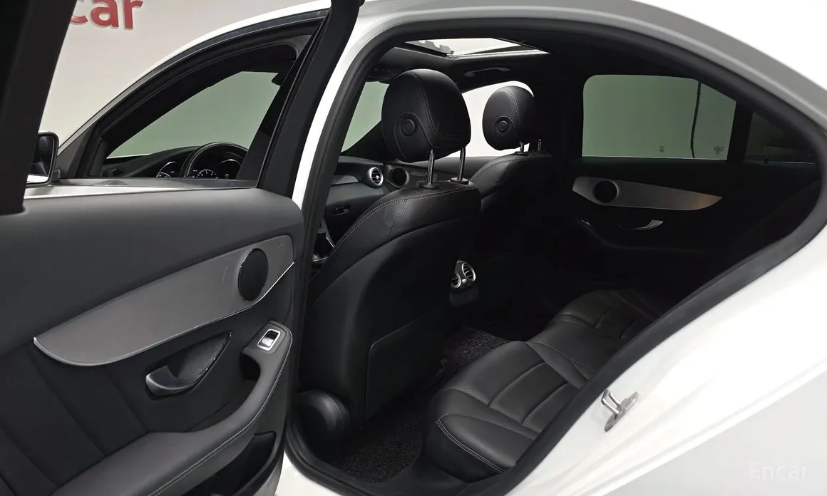 Фото 11 - Mercedes-Benz C-Class