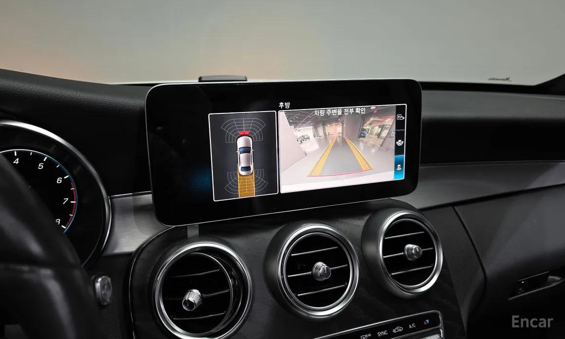 Фото 16 - Mercedes-Benz C-Class