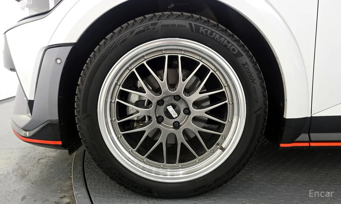 Photo 5 - Hyundai Ioniq 5