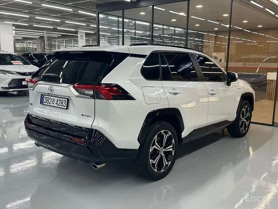 Фото 2 - Toyota RAV4