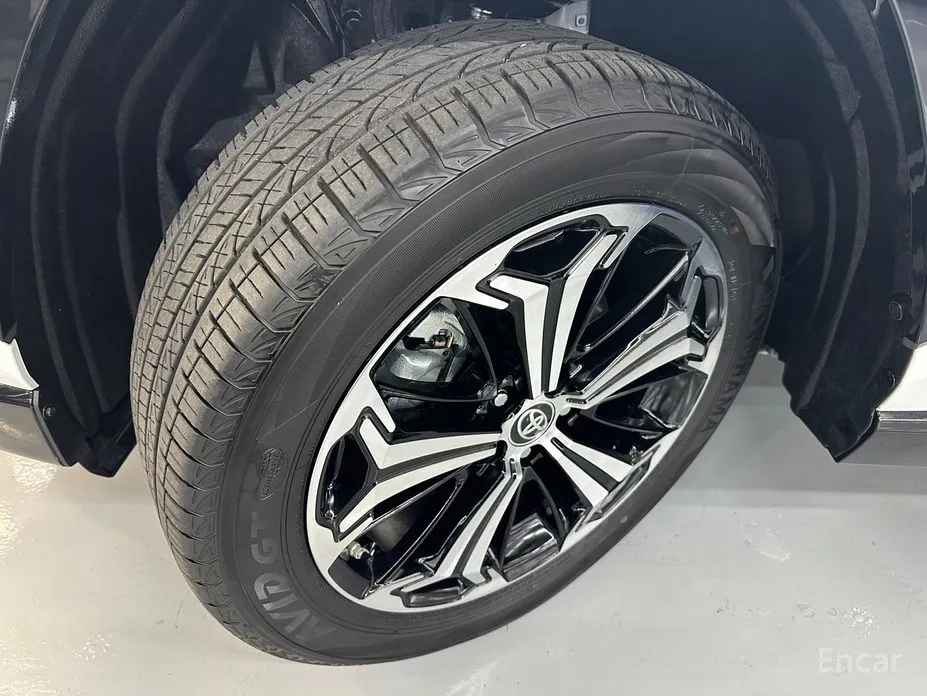 Фото 5 - Toyota RAV4