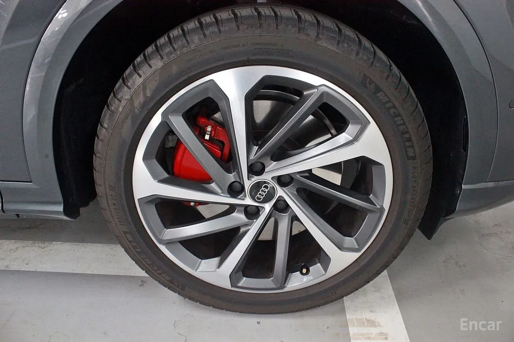 Фото 5 - Audi Q5