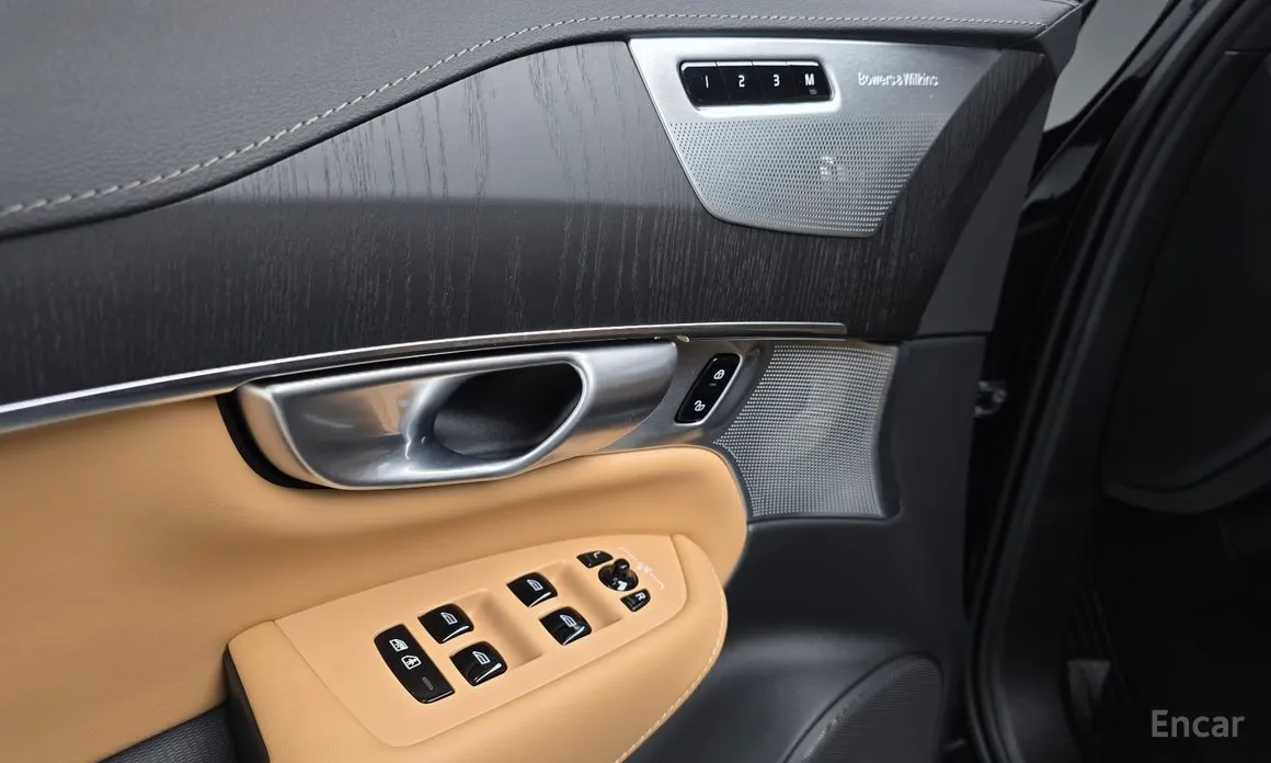 Photo 18 - Volvo XC90