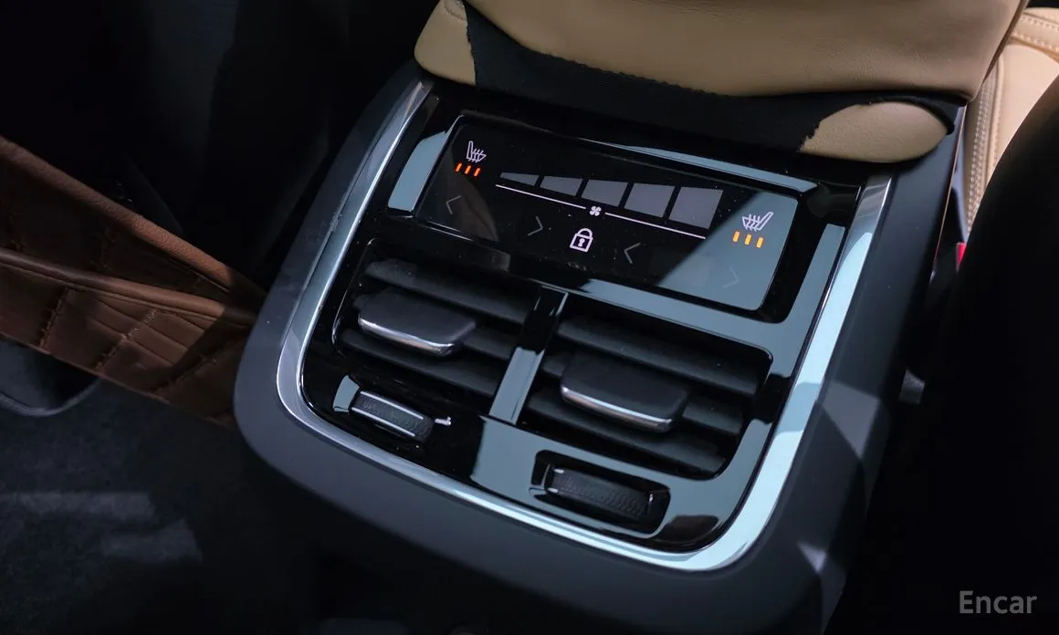 Photo 19 - Volvo XC90