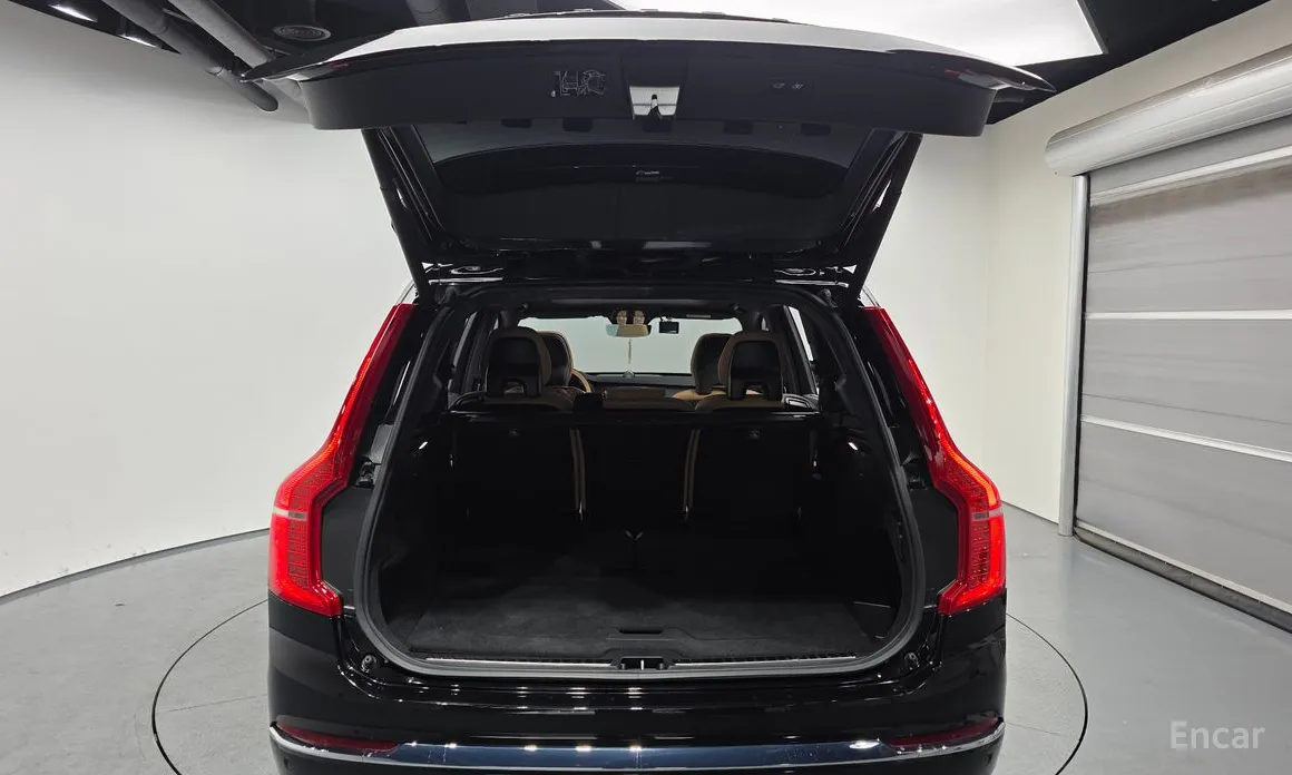 Photo 20 - Volvo XC90