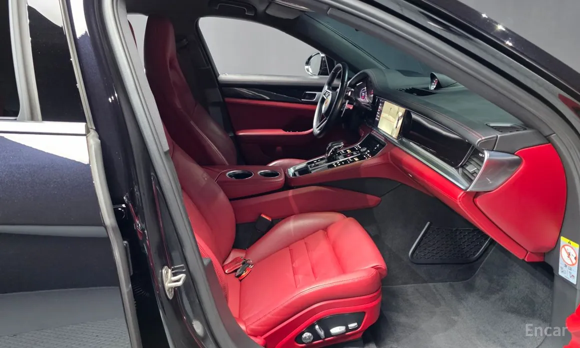 Фото 11 - Porsche Panamera