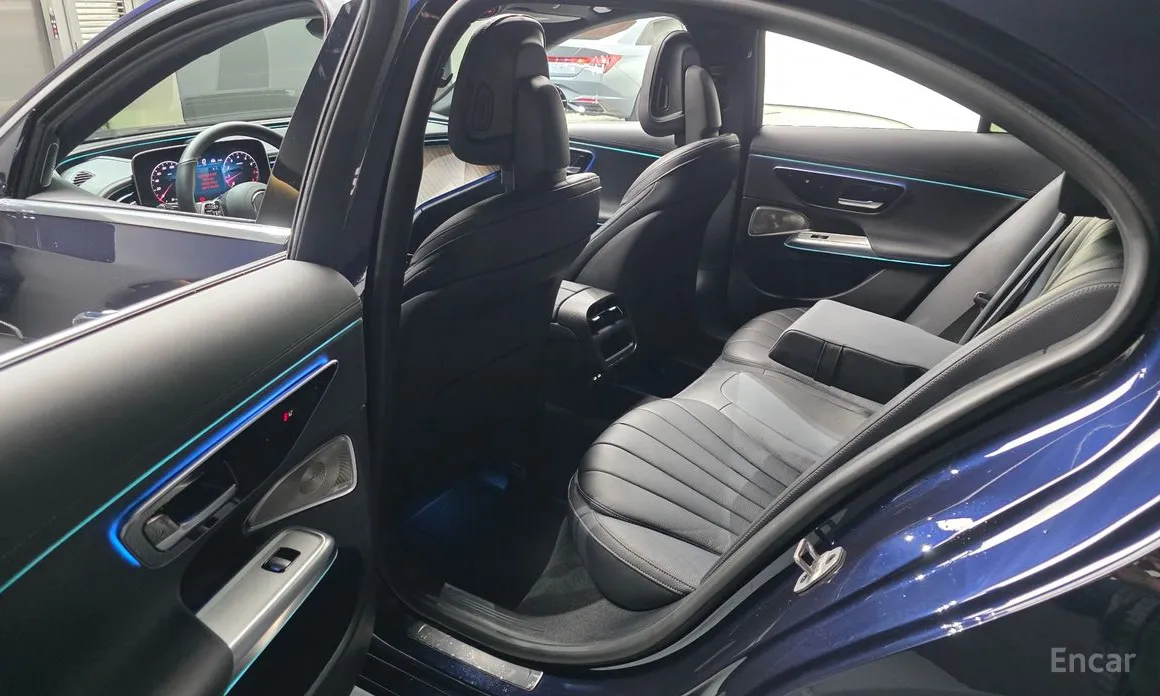 Фото 11 - Mercedes-Benz E-Class