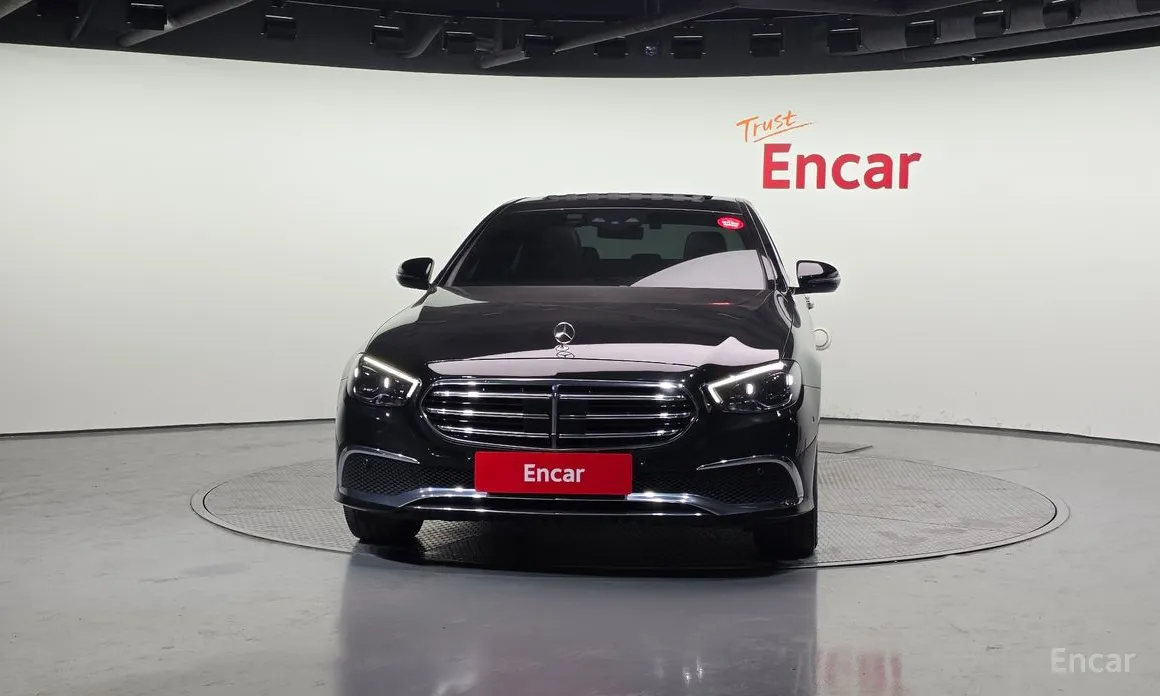 Фото 3 - Mercedes-Benz E-Class