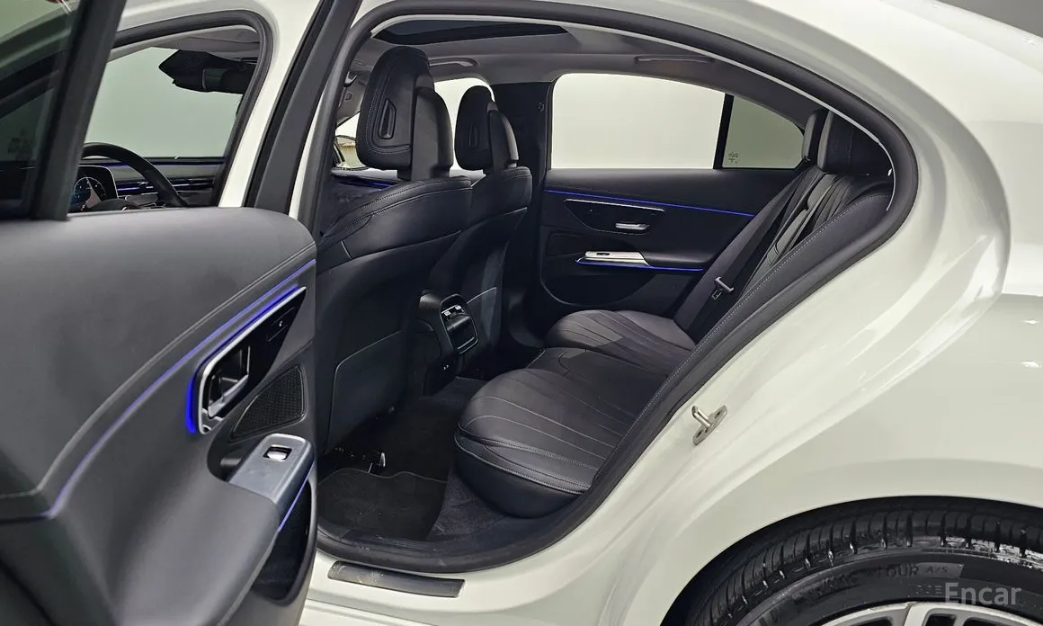 Фото 12 - Mercedes-Benz E-Class