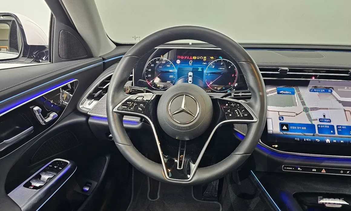 Фото 13 - Mercedes-Benz E-Class