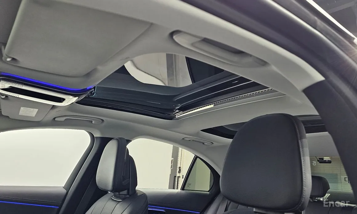 Фото 19 - Mercedes-Benz E-Class