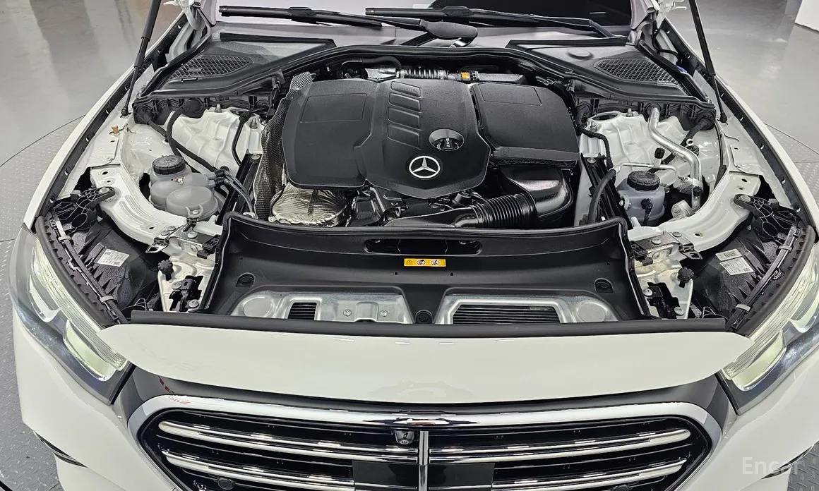 Фото 6 - Mercedes-Benz E-Class