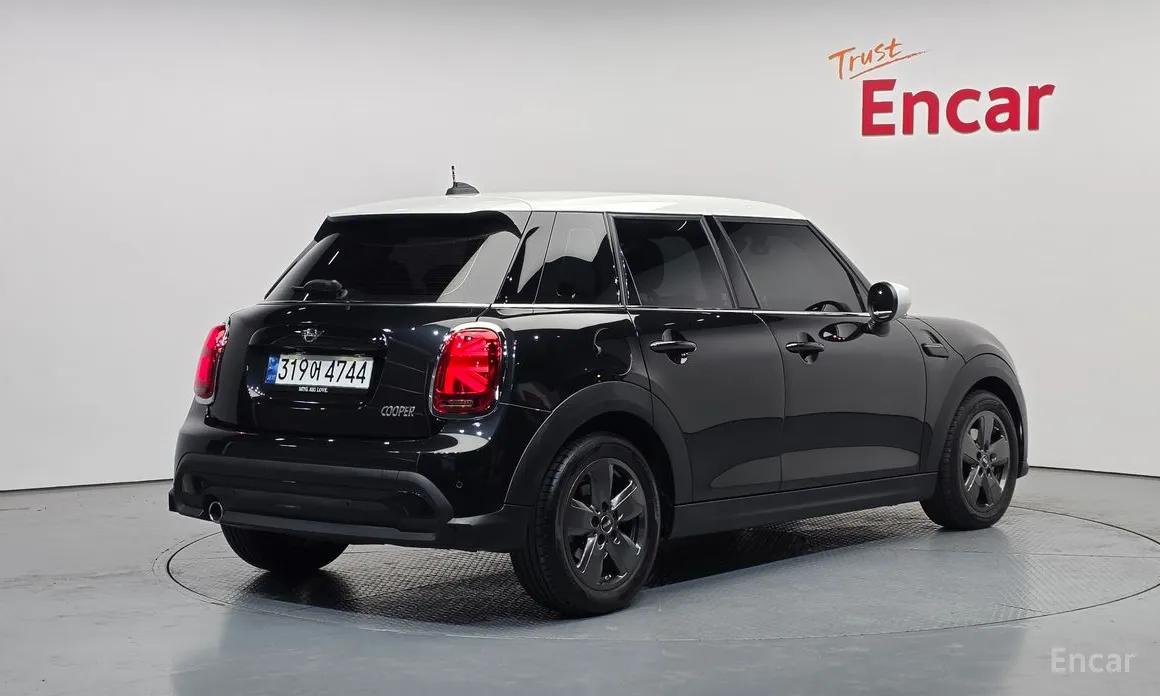 Фото 2 - Mini Cooper