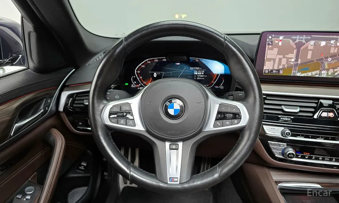 Фото 13 - BMW 5 Series