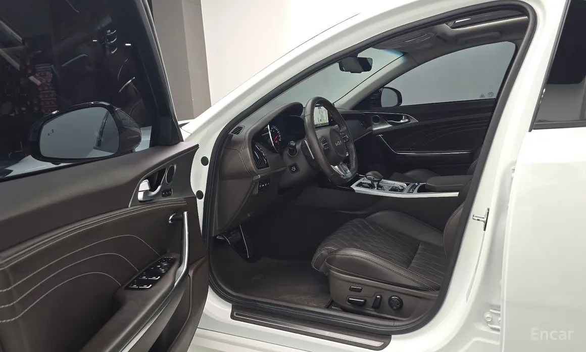 Фото 10 - Kia Stinger