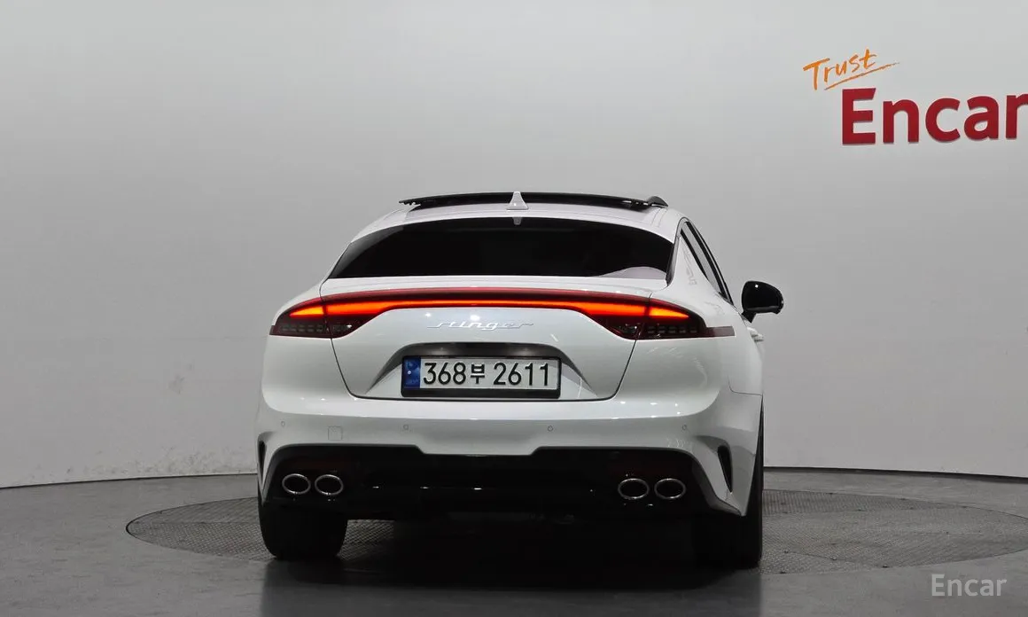 Фото 4 - Kia Stinger