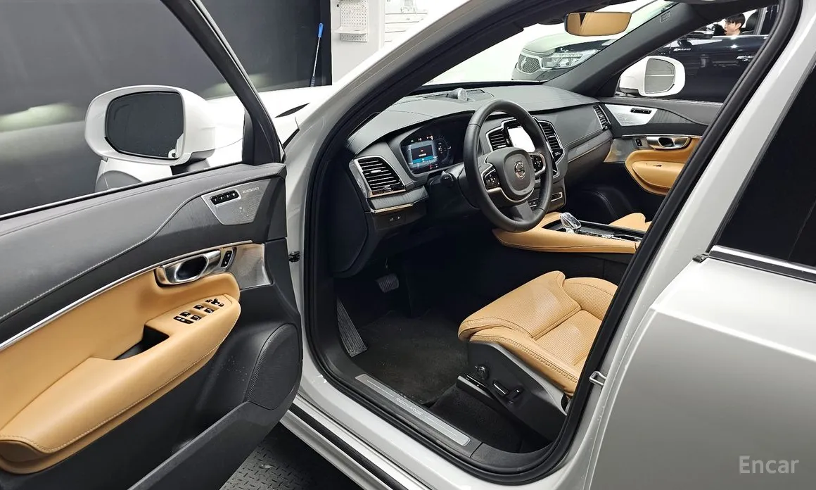 Photo 10 - Volvo XC90