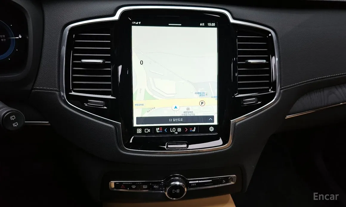 Photo 15 - Volvo XC90