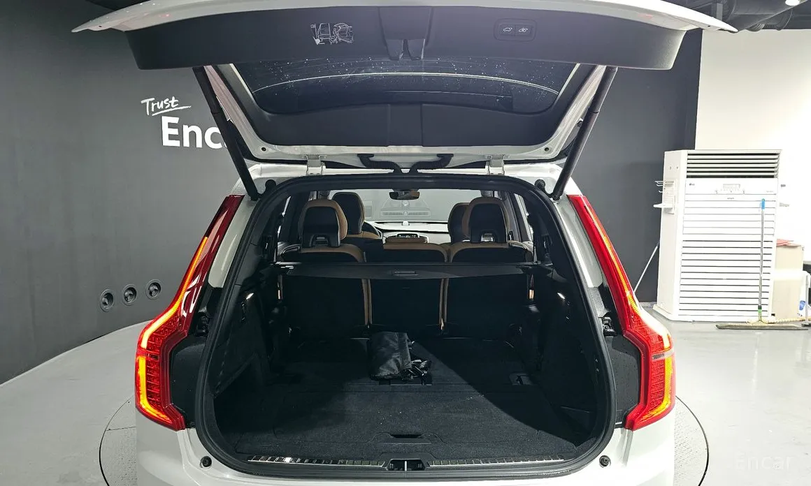 Photo 20 - Volvo XC90