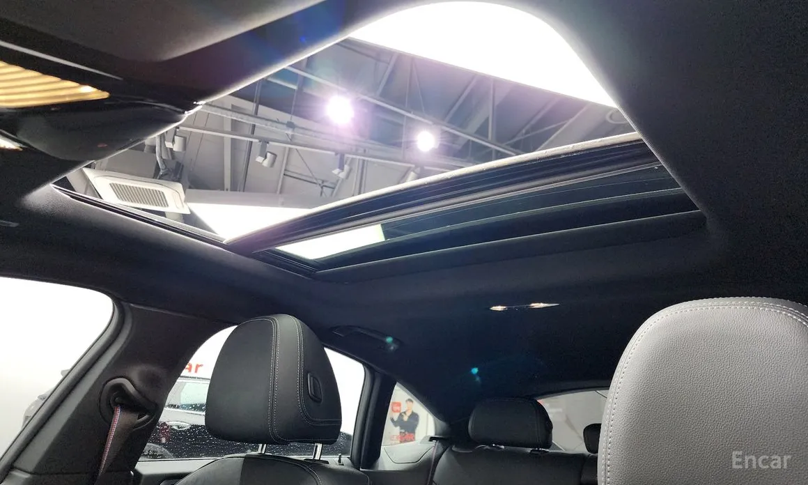 Фото 19 - BMW i4