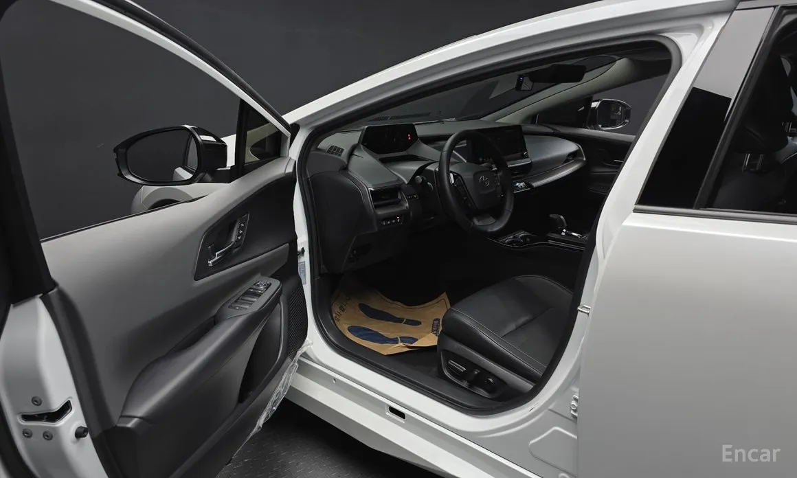 Фото 10 - Toyota Prius